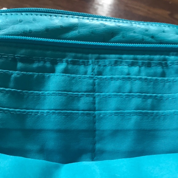 EUC. BUENO SPOTTED CROSSBODY WITH MANY SECTIONS - Picture 5 of 6